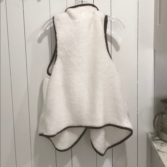 Vest - Picture 3 of 3